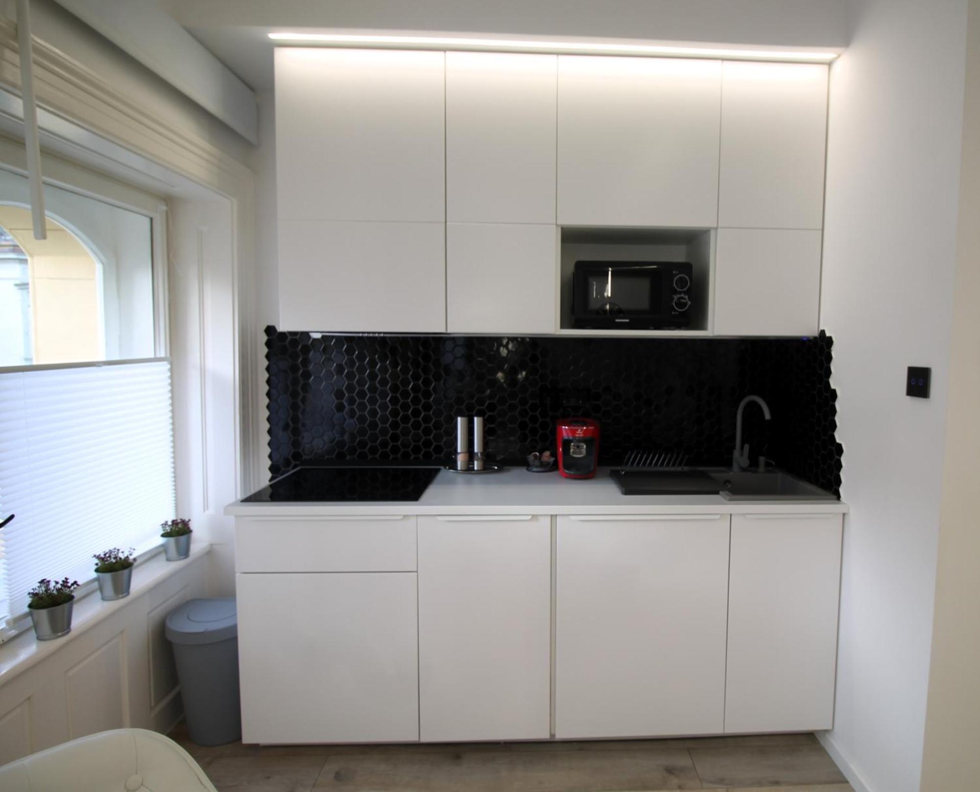 גיור Modern Studio A Belvaros Koezepen Parkoloval- Kata Studioapartman מראה חיצוני תמונה